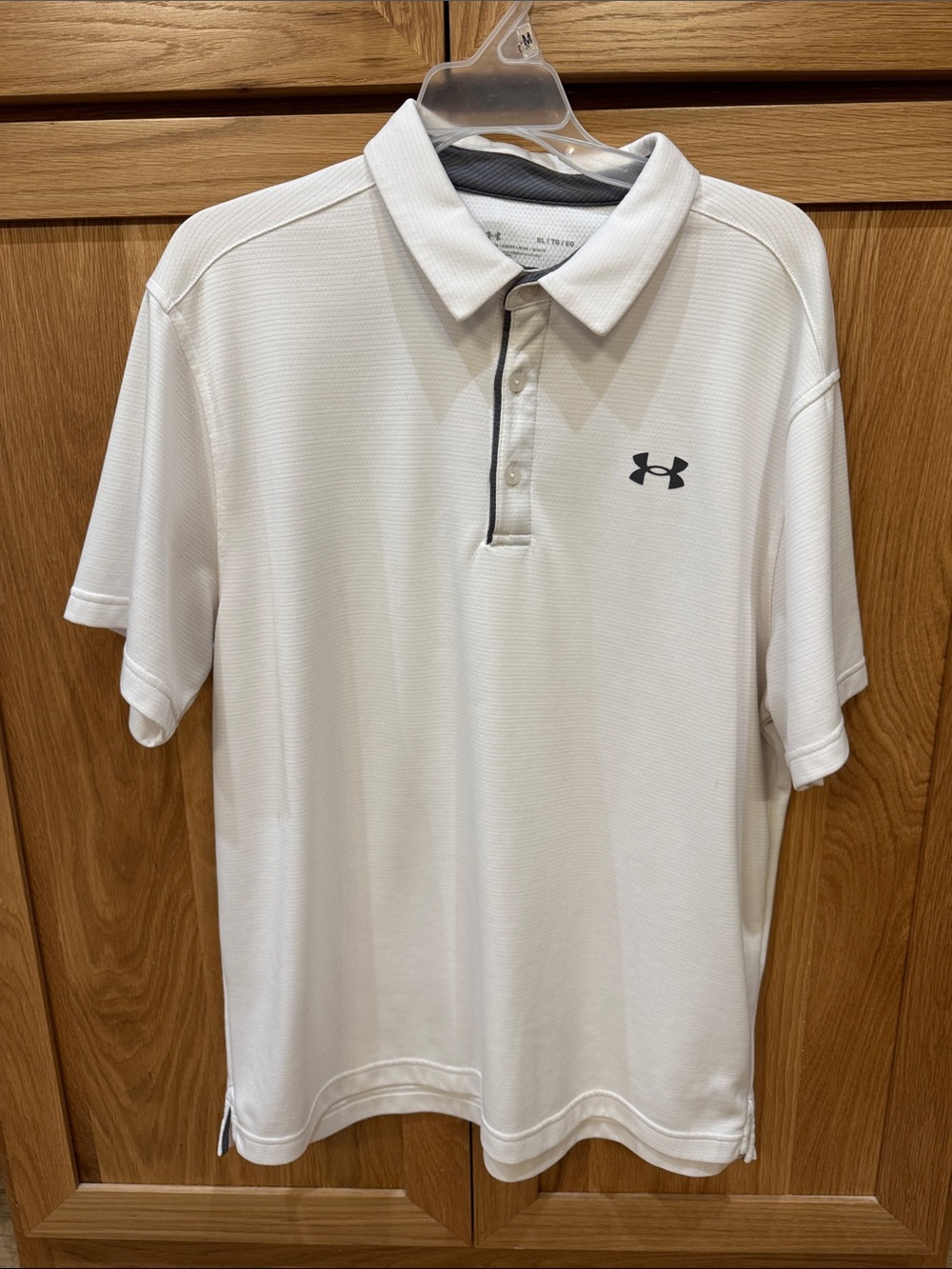 Under Armour Men’s White Loose Polo with Gray Trim